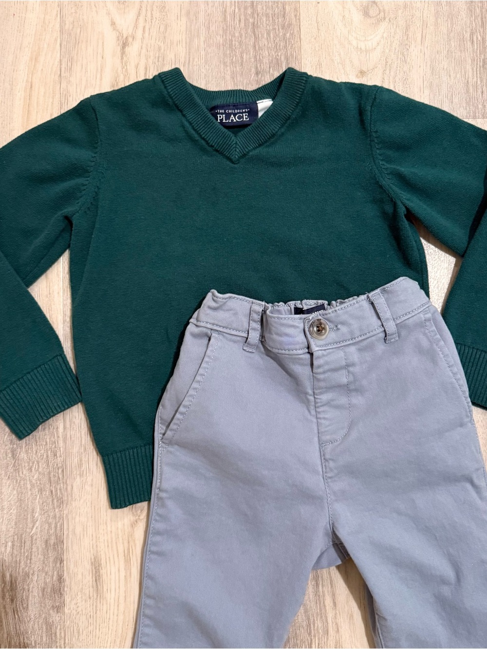 The Children's Place 100% CottonDark Green V-Neck Sweater & Light Gray Pants Set